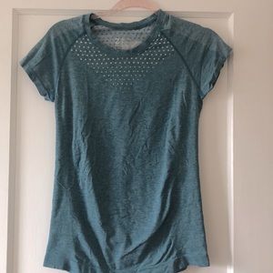 Zella short sleeve workout tee. Large.
